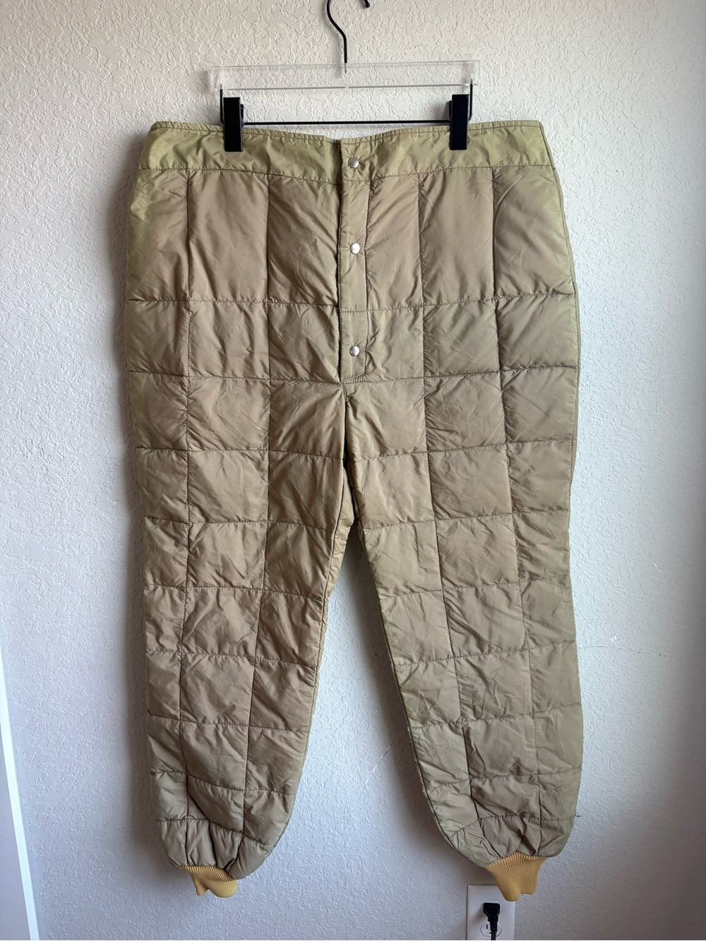 Woolrich vintage Down Filled Quilted Puffer Pants Beige Tan Size XL